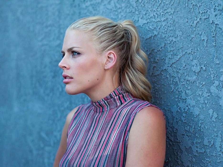 Six K - Artist - Melissa Walsh - Celebrity