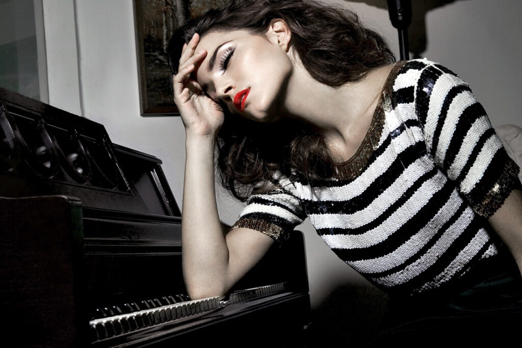 Six K - Artist - Ivy Jarrin - Editorial