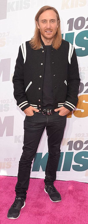 Six K - Artist - Nil Muir - Red Carpet