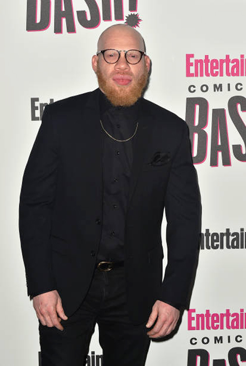 Six K - Artist - Nil Muir - Red Carpet